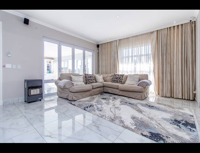 4 BEDROOM HOUSE TO LET IN BRYANSTON